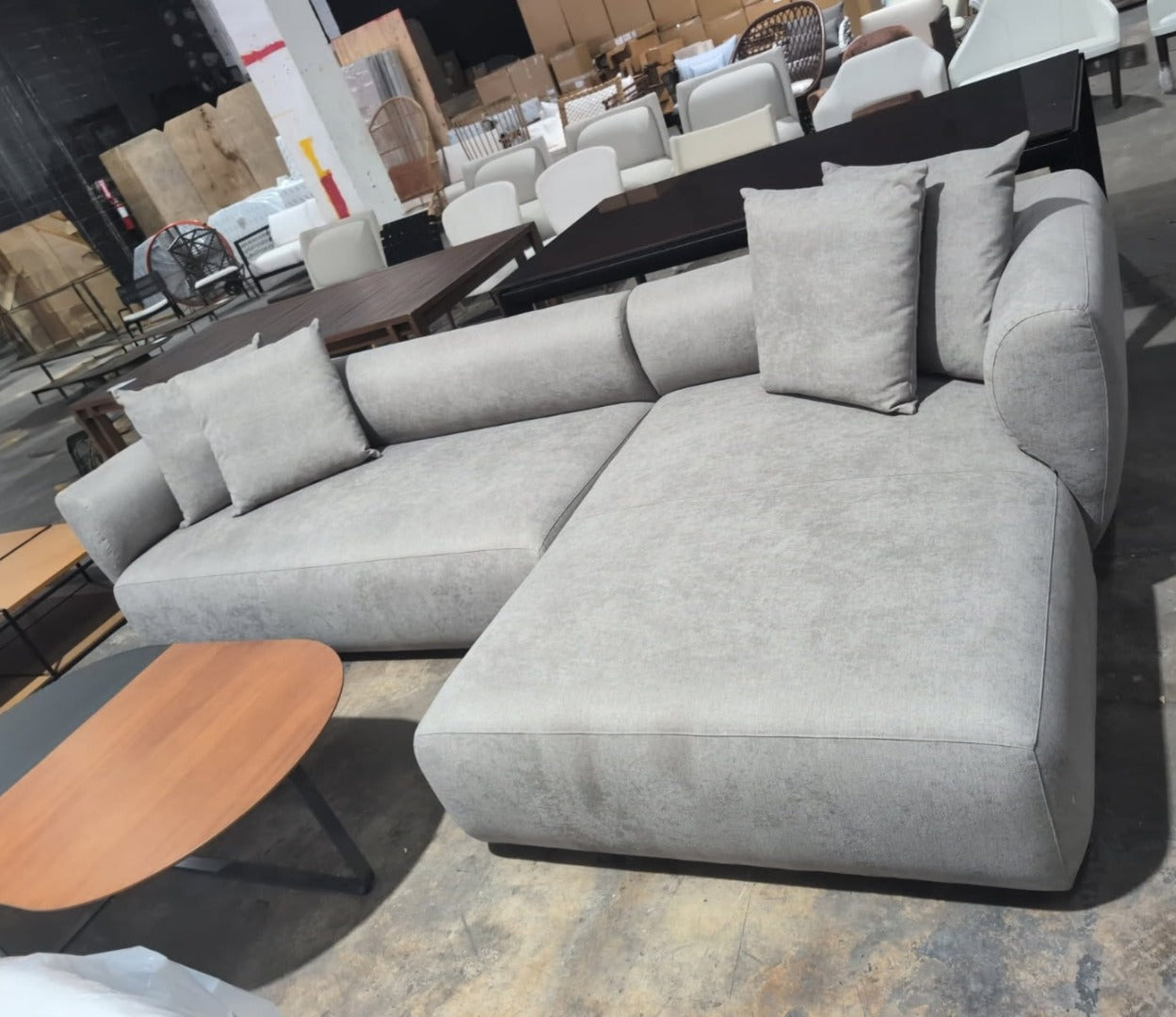 SURYA SOFA - RIGHT CHAISE