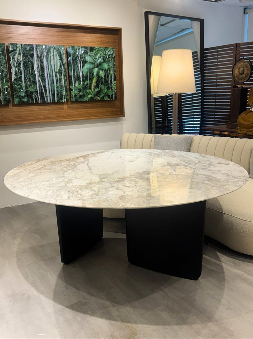 NAEVA DINING TABLE