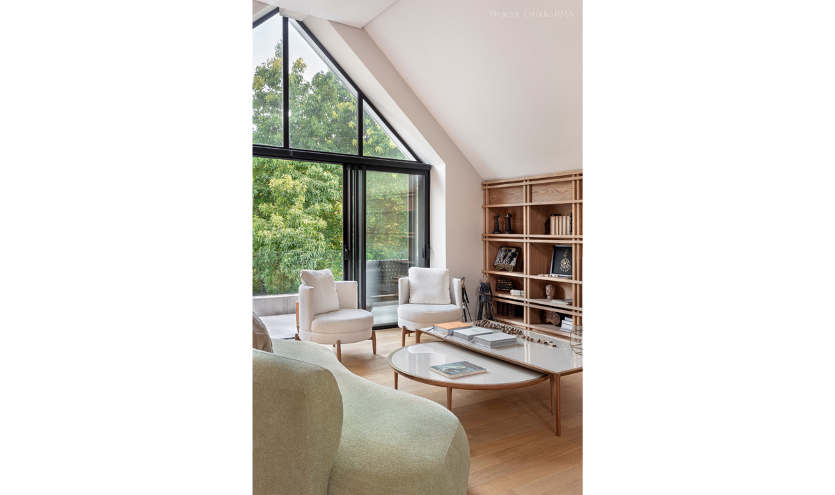 MOGANO COFFEE TABLE