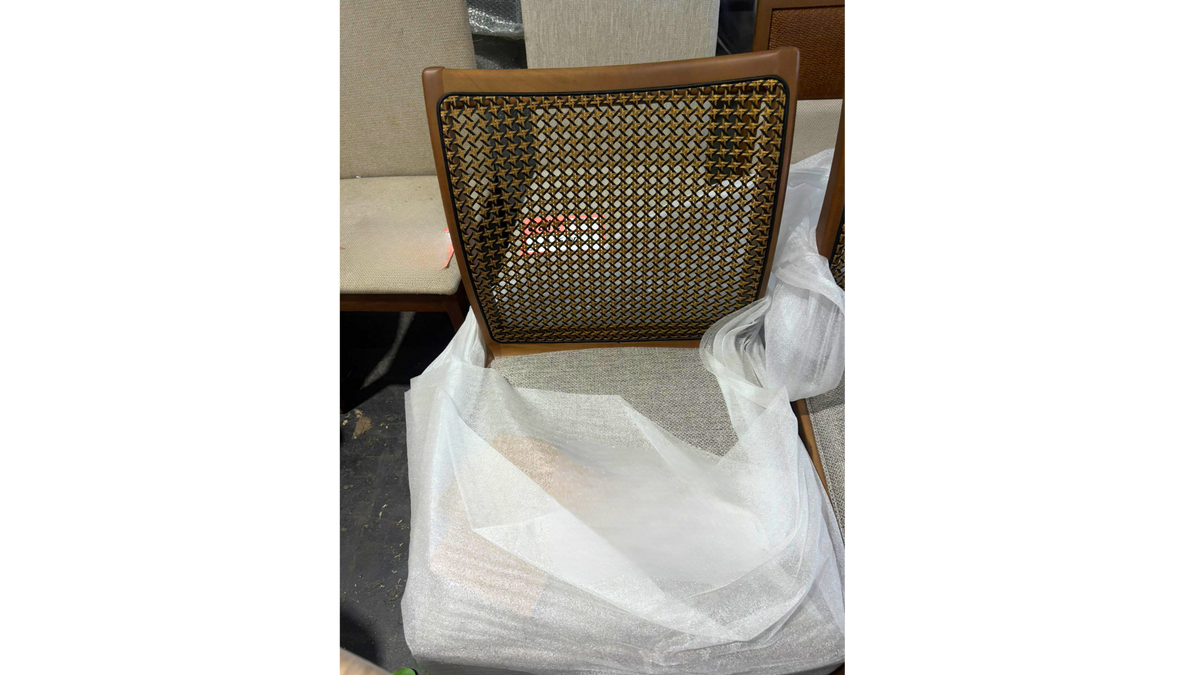 VICTORIA CHAIR