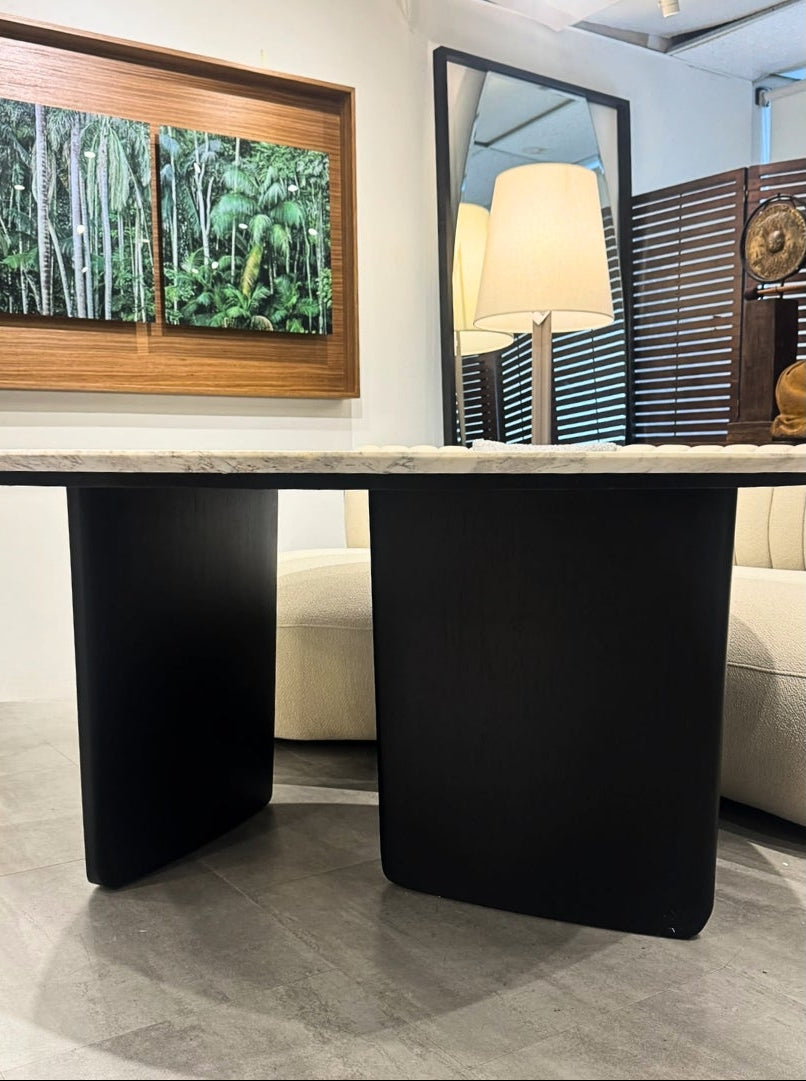 NAEVA DINING TABLE