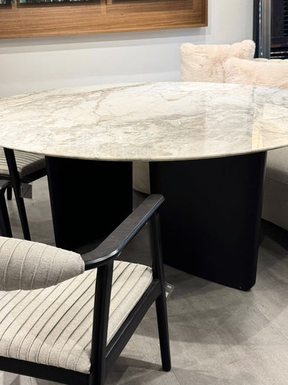 NAEVA DINING TABLE