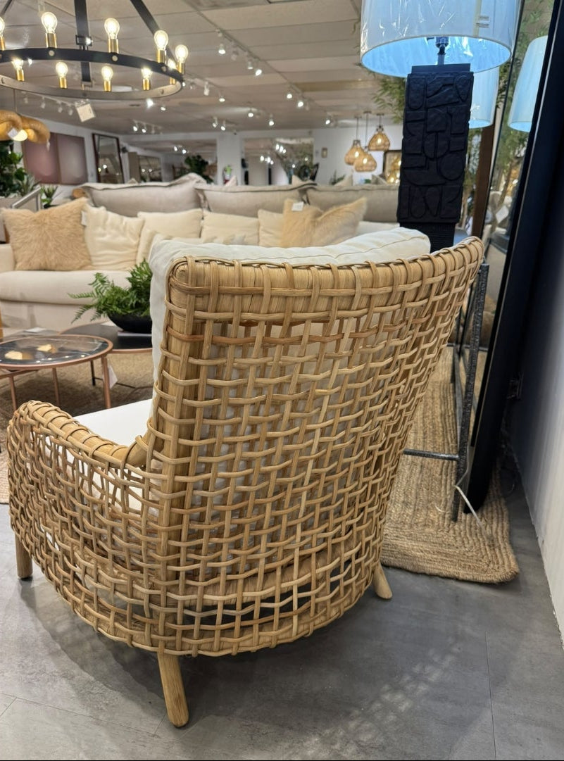 ARIES ARMCHAIR