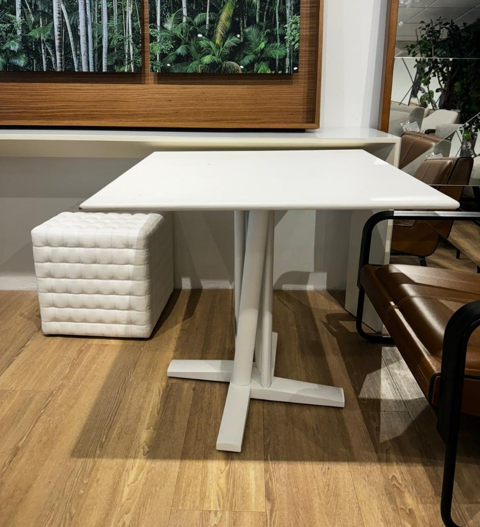 PALA DINING TABLE